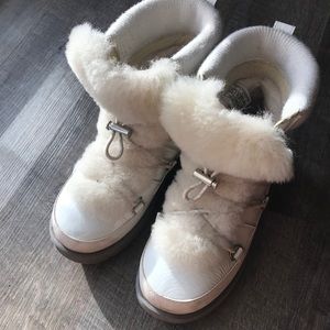 Uggs patent white
